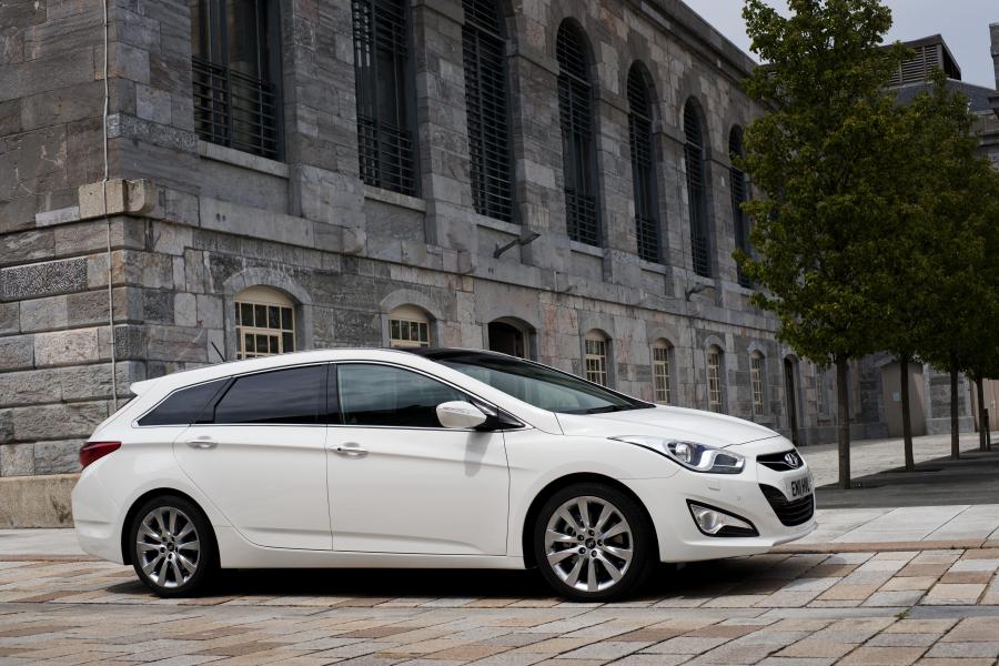  Hyundai i40 Station Wagon CRDi 2011 года  (UK) (фото 110 из 146)